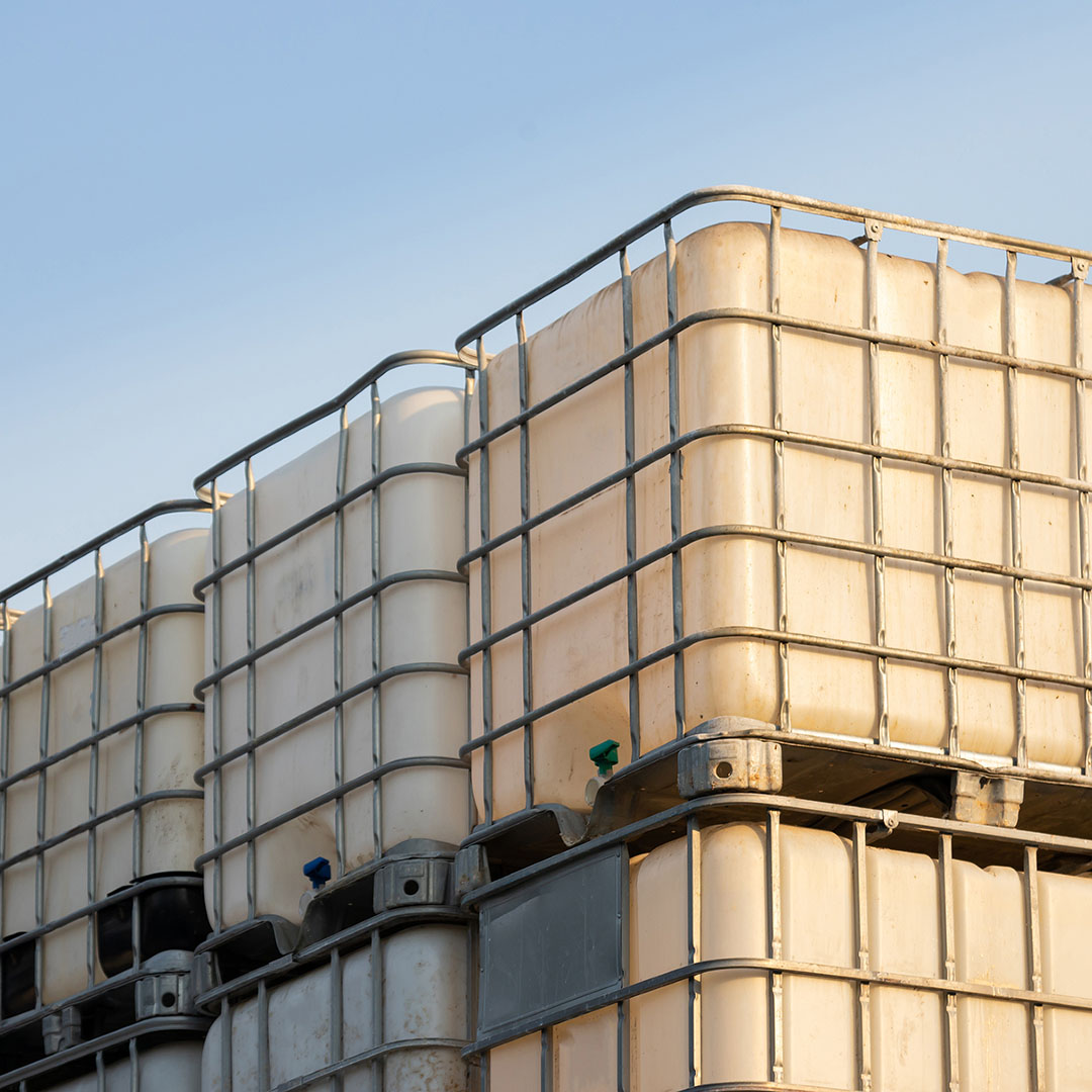 Stacked intermediate bulk containers Stacked intermediate bulk containers